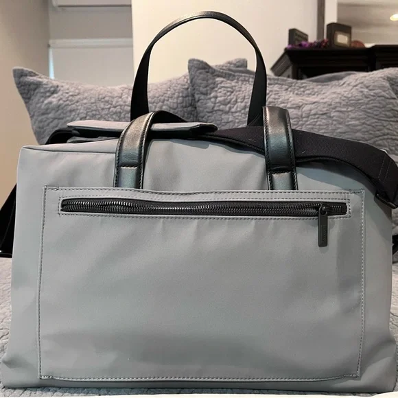 Away The Everywhere Bag with dust bag - Picture 2 of 11